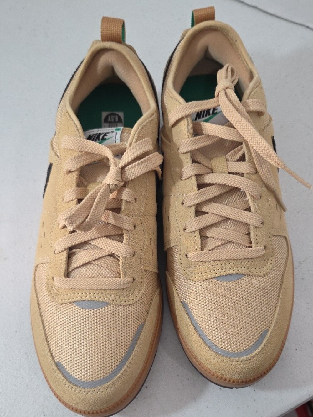 Nike Boys Youth 6.5 Tan & Black Low-Top Sneakers - Picture 2 of 5
